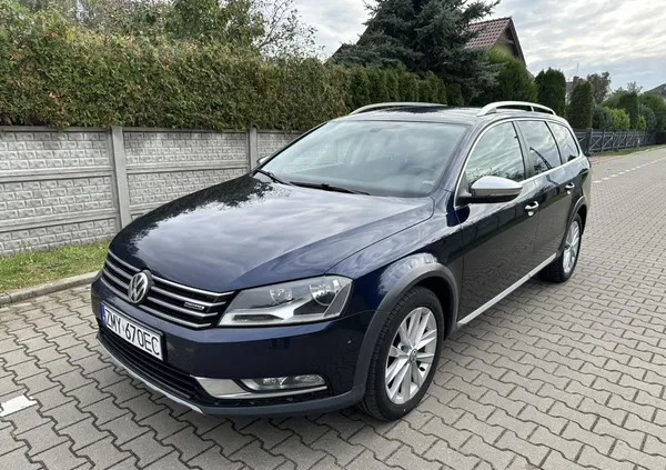 volkswagen Volkswagen Passat cena 35500 przebieg: 253000, rok produkcji 2012 z Dębno